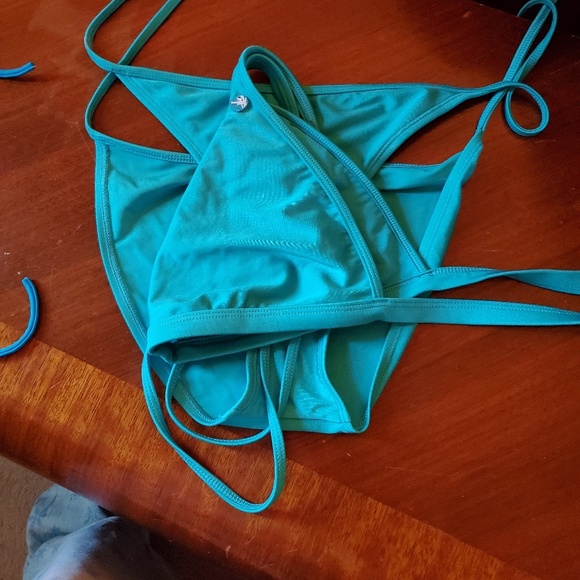 Bathing suit - Picture 2 of 3